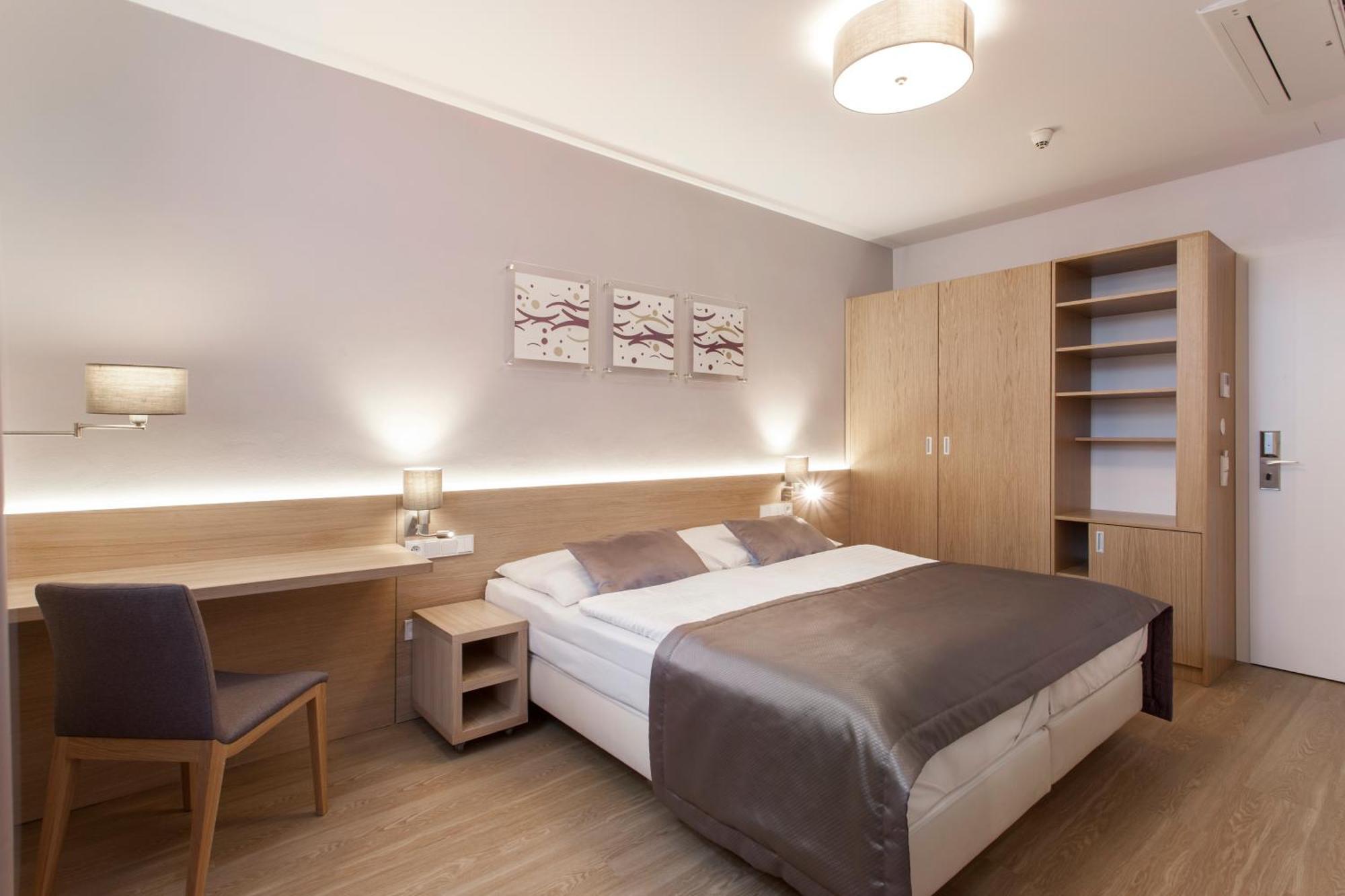 Hotel Carol Прага Екстериор снимка