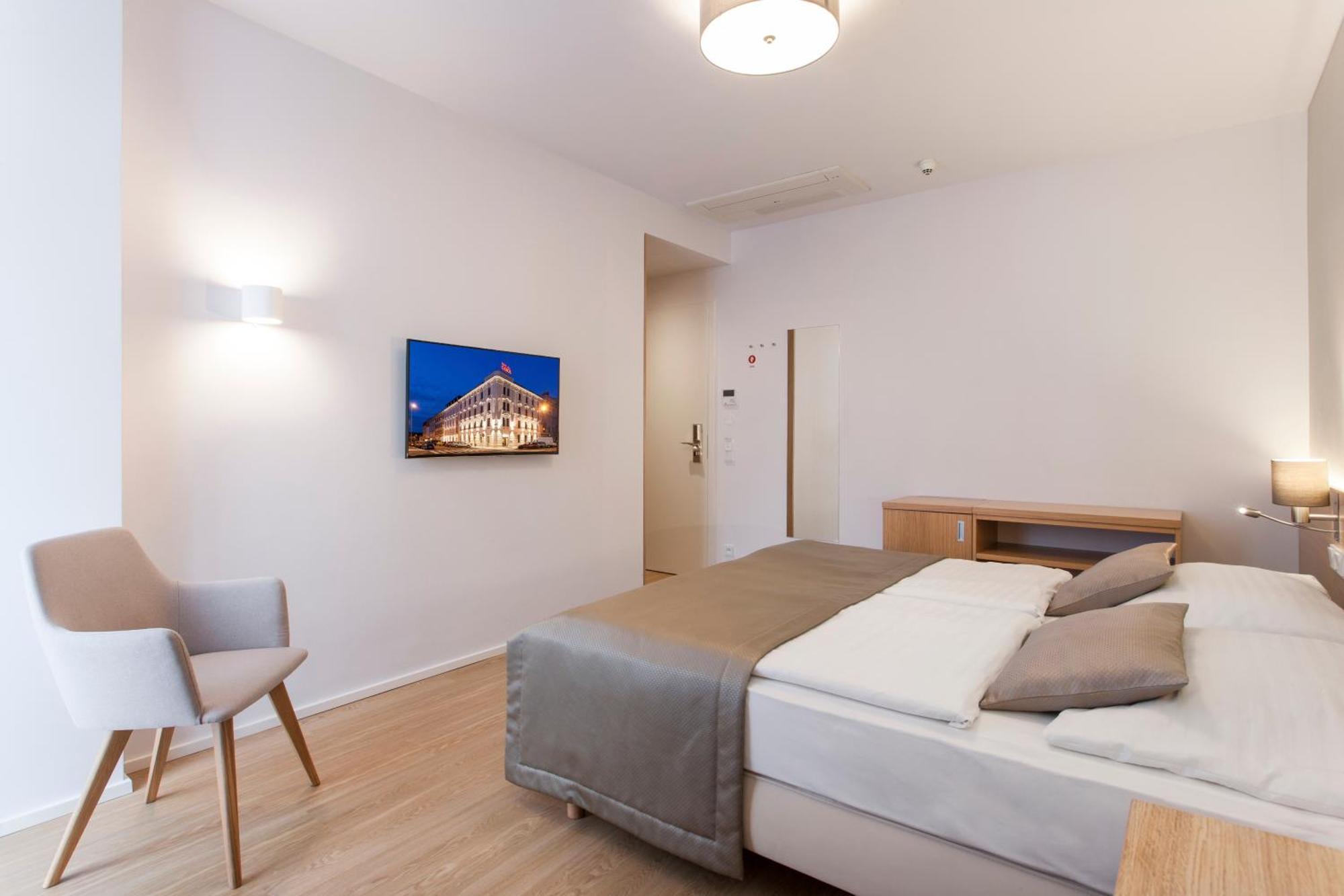 Hotel Carol Прага Екстериор снимка