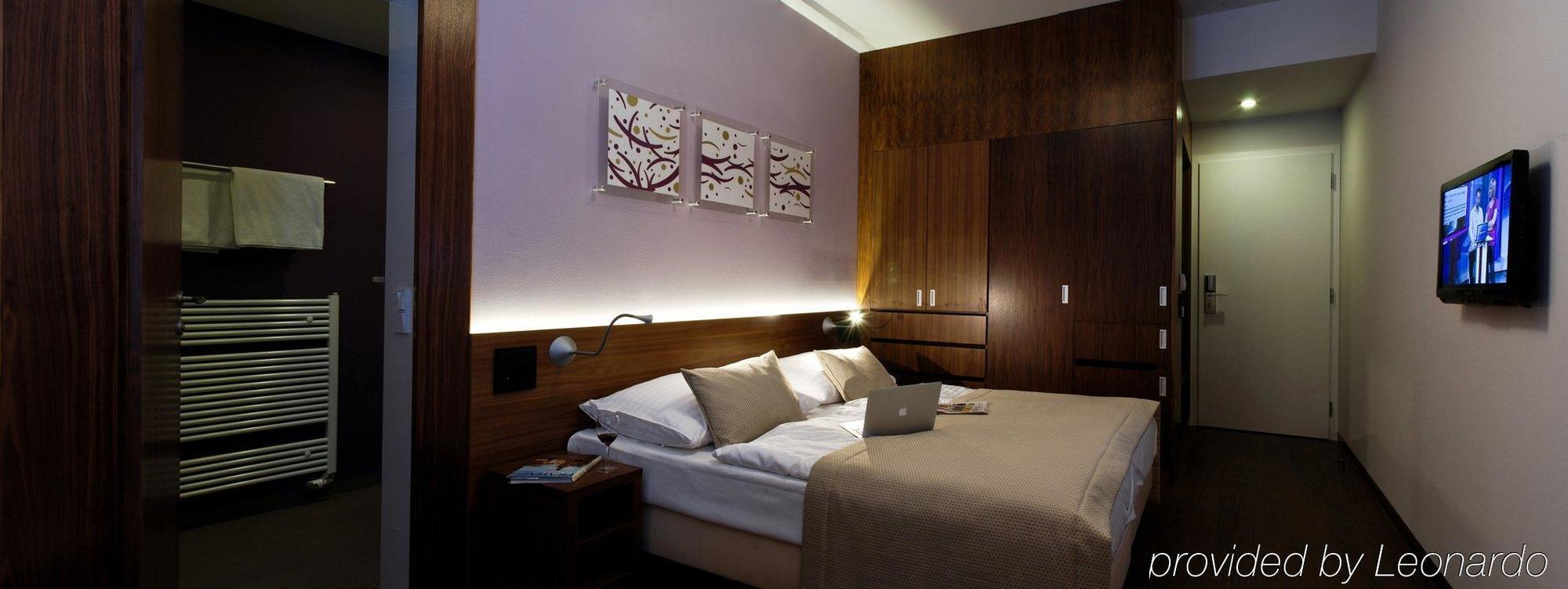 Hotel Carol Прага Стая снимка